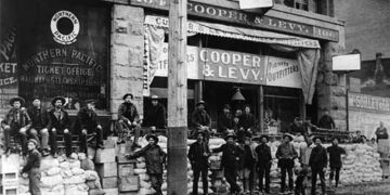 Klondike Gold Rush: The Forty-Eight Hours That Made Seattle Rich and Insane