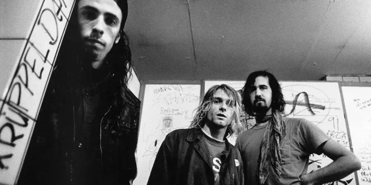 The Grunge Era (1980s–1990s): When Seattle Stopped Smiling for the Cameras