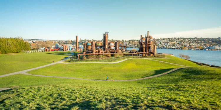 Gas Works Park: The Toxic Mound Where Seattle Learned to Love Its Ruins
