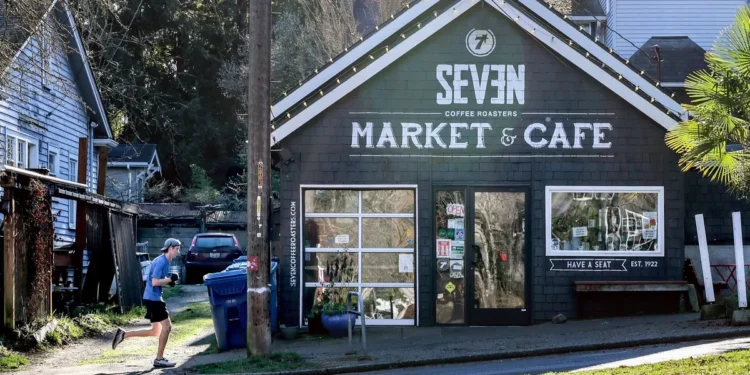Independent Coffee Shops vs. Big Chains in Seattle: A Brewed Battle for the City’s Soul