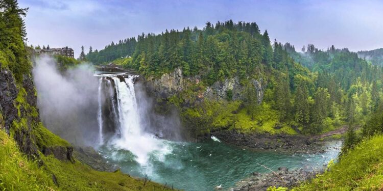 Snoqualmie Falls: Where Nature’s Power Meets Pacific Northwest Majesty